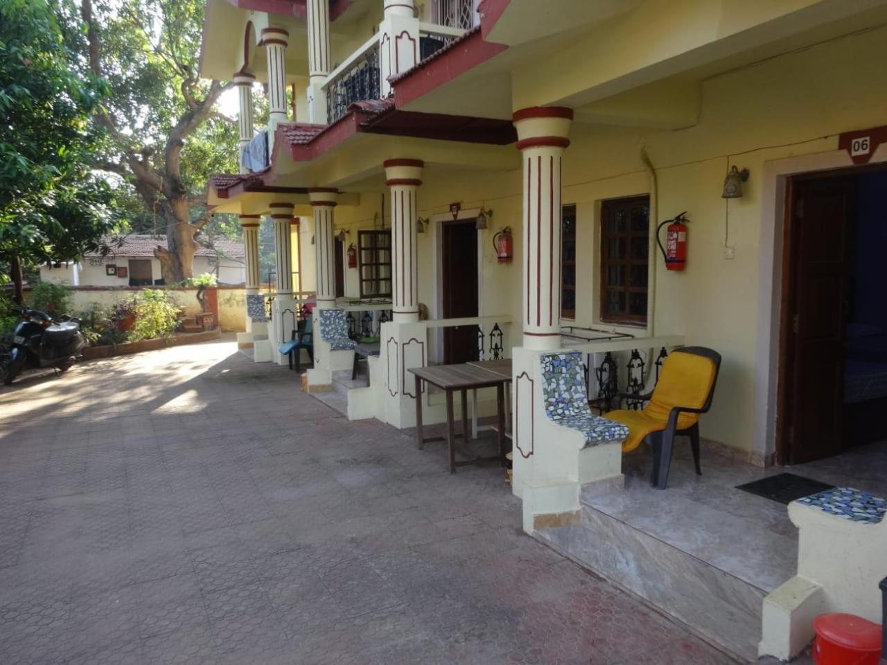 R Mansion * Calangute